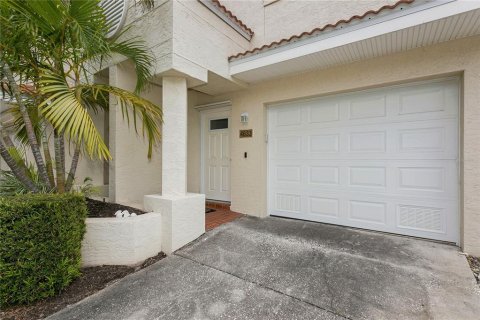 Townhouse in Saint Pete Beach, Florida 4 bedrooms, 211.35 sq.m. № 1371541 - photo 6