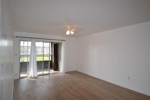 Copropriété à vendre à New Port Richey, Floride: 1 chambre, 65.77 m2 № 1302039 - photo 12