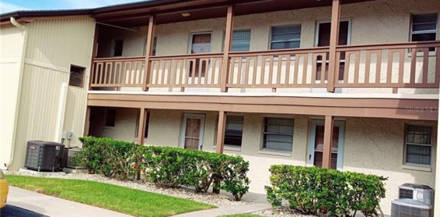 Condominio en New Port Richey, Florida, 1 dormitorio  № 1302039