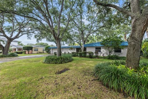 Villa ou maison à vendre à Tampa, Floride: 4 chambres, 175.77 m2 № 1391429 - photo 1