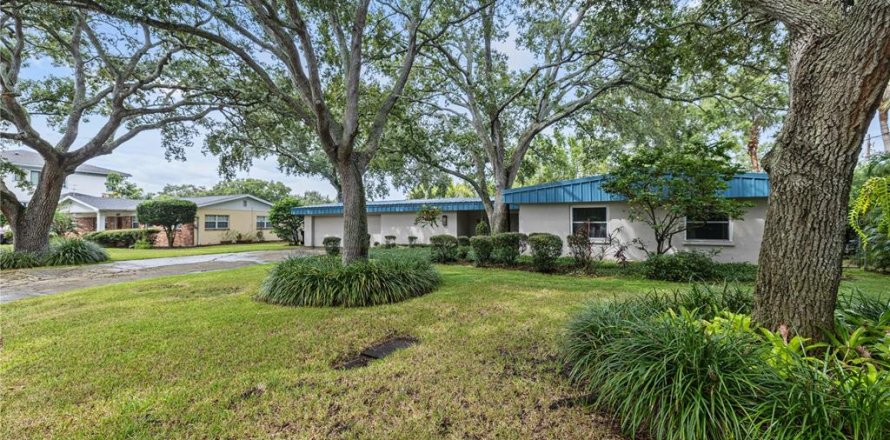 Villa ou maison à Tampa, Floride 4 chambres, 175.77 m2 № 1391429