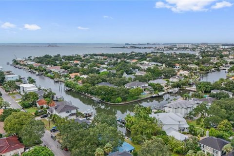 Villa ou maison à vendre à Tampa, Floride: 4 chambres, 175.77 m2 № 1391429 - photo 18