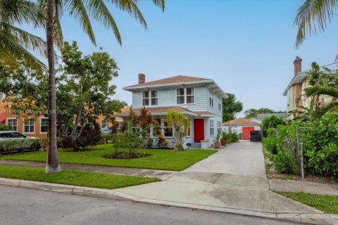 Villa ou maison à vendre à West Palm Beach, Floride: 4 chambres, 199.93 m2 № 1409027 - photo 1