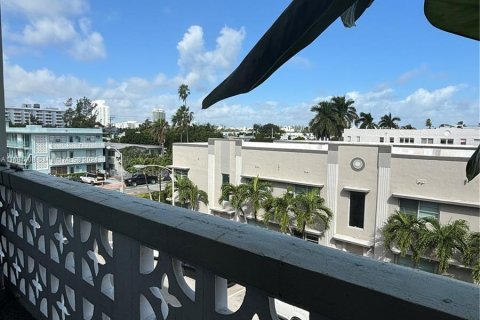 Condo in Miami Beach, Florida, 1 bedroom  № 1423721 - photo 14