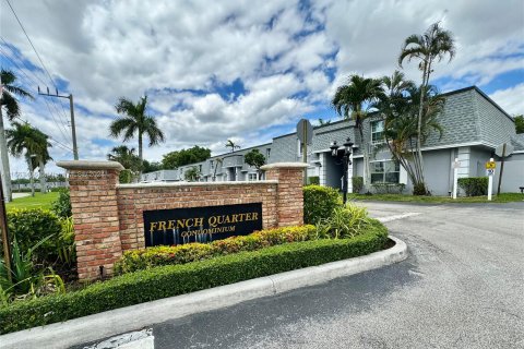 Condo in Plantation, Florida, 2 bedrooms  № 1372718 - photo 1