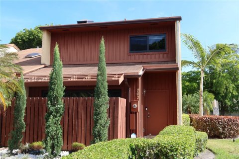 Townhouse in Dania Beach, Florida 2 bedrooms, 153.29 sq.m. № 1372759 - photo 2