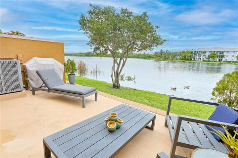 Condominio en venta en Pembroke Pines, Florida, 3 dormitorios, 141.95 m2 № 1230599 - foto 17