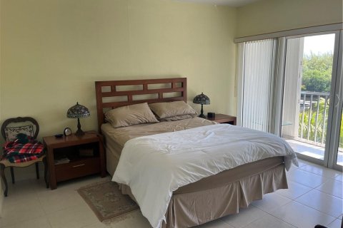 Condominio en venta en Deerfield Beach, Florida, 2 dormitorios № 548663 - foto 12