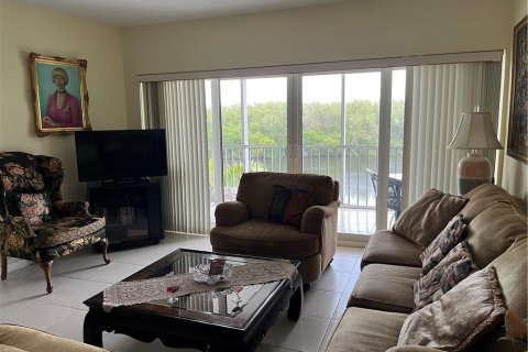 Condominio en venta en Deerfield Beach, Florida, 2 dormitorios № 548663 - foto 16