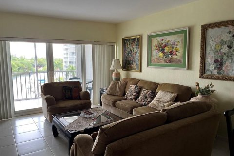 Condominio en venta en Deerfield Beach, Florida, 2 dormitorios № 548663 - foto 14