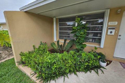 Casa en venta en Miami, Florida, 4 dormitorios, 178.56 m2 № 1400056 - foto 3