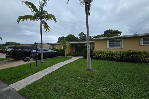 Casa en venta en Miami, Florida, 4 dormitorios, 178.56 m2 № 1400056 - foto 2