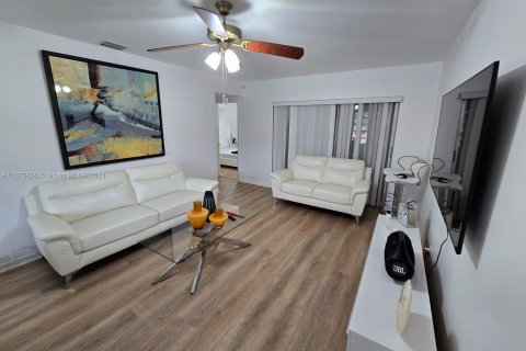 Casa en venta en Miami, Florida, 4 dormitorios, 178.56 m2 № 1400056 - foto 16