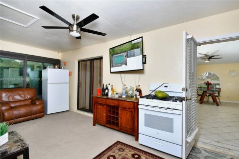 Купить виллу или дом в Лихай-Эйкерс, Флорида 3 спальни, № 980719 - фото 24