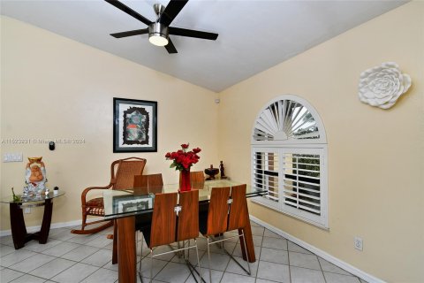 Купить виллу или дом в Лихай-Эйкерс, Флорида 3 спальни, № 980719 - фото 13
