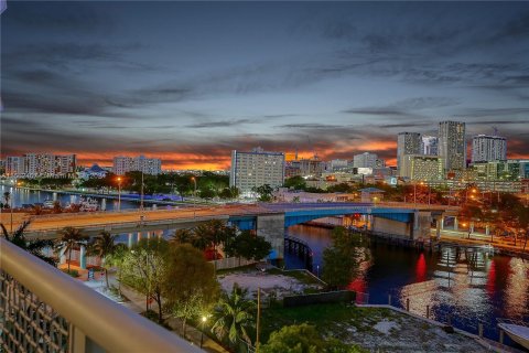 Condo in Miami, Florida, 2 bedrooms  № 1097293 - photo 4