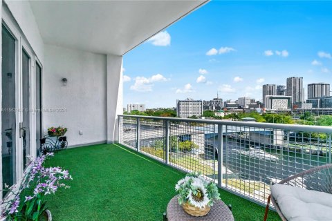 Copropriété à vendre à Miami, Floride: 2 chambres, 99.68 m2 № 1097293 - photo 10