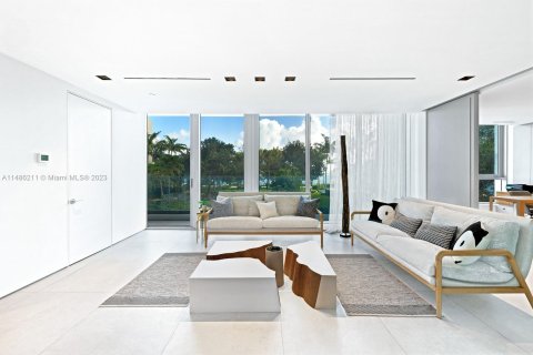 Townhouse in Miami, Florida 6 bedrooms, 620.22 sq.m. № 860043 - photo 11