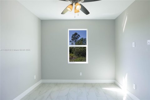 Casa en venta en Lehigh Acres, Florida, 3 dormitorios № 860001 - foto 17