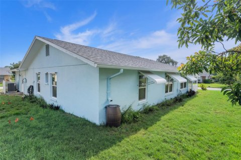 Villa ou maison à vendre à Port Richey, Floride: 2 chambres, 145.58 m2 № 1314765 - photo 9