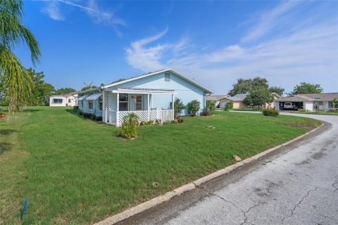 Villa ou maison à vendre à Port Richey, Floride: 2 chambres, 145.58 m2 № 1314765 - photo 7