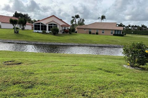 House in Delray Beach, Florida 3 bedrooms, 141.95 sq.m. № 981831 - photo 11