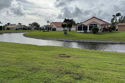 House in Delray Beach, Florida 3 bedrooms, 141.95 sq.m. № 981831 - photo 15