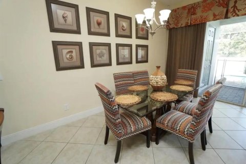 Townhouse in Davenport, Florida 4 bedrooms, 194.54 sq.m. № 1313777 - photo 6