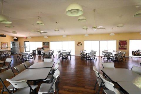 Condo in Dania Beach, Florida, 2 bedrooms  № 1395849 - photo 9