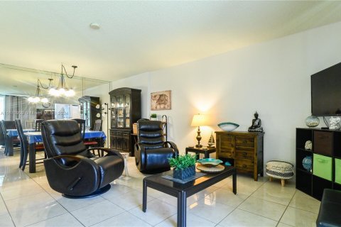 Copropriété à vendre à Dania Beach, Floride: 2 chambres, 106.28 m2 № 1395849 - photo 20