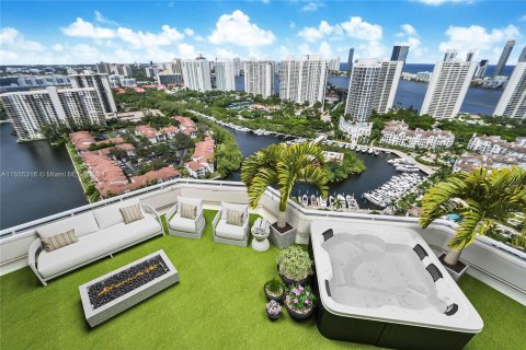 Condominio en venta en Aventura, Florida, 4 dormitorios, 264.31 m2 № 1079951 - foto 30