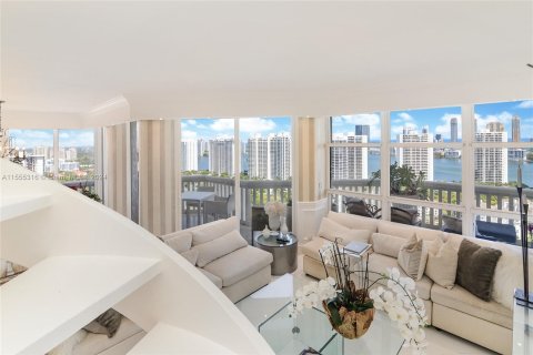 Copropriété à vendre à Aventura, Floride: 4 chambres, 264.31 m2 № 1079951 - photo 6