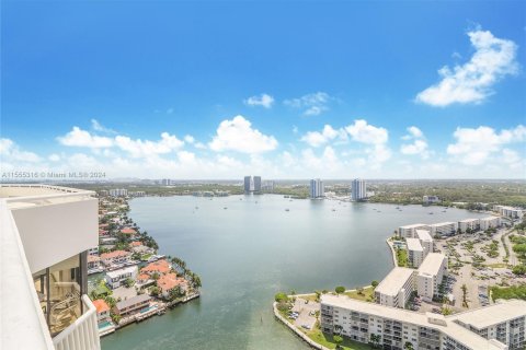 Copropriété à vendre à Aventura, Floride: 4 chambres, 264.31 m2 № 1079951 - photo 24