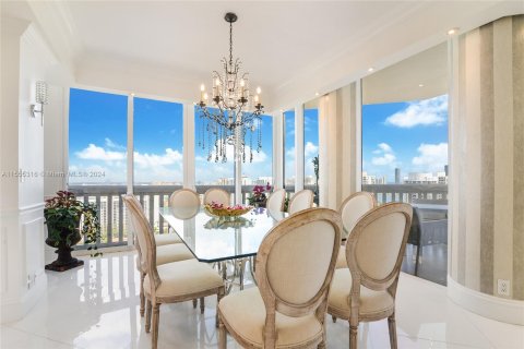 Copropriété à vendre à Aventura, Floride: 4 chambres, 264.31 m2 № 1079951 - photo 3