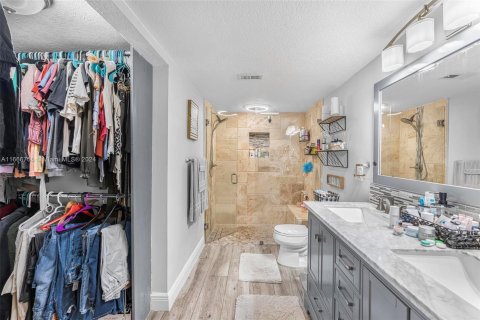 Condo in Miami, Florida, 3 bedrooms  № 1381818 - photo 9