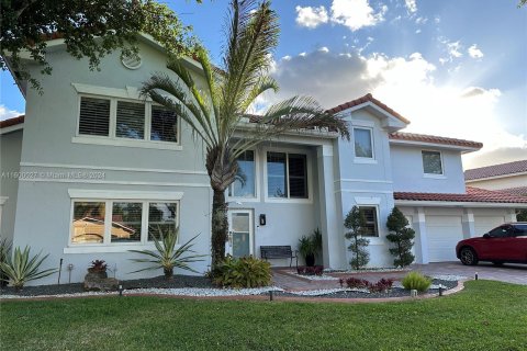 Casa en venta en Pembroke Pines, Florida, 5 dormitorios, 300.35 m2 № 1221815 - foto 1