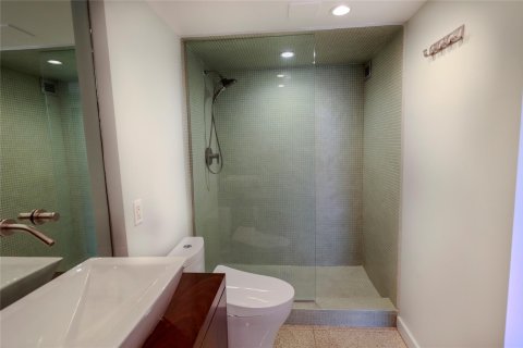 Condo in Miami Beach, Florida, 1 bedroom  № 1172428 - photo 21