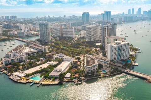 Condo in Miami Beach, Florida, 1 bedroom  № 1172428 - photo 13