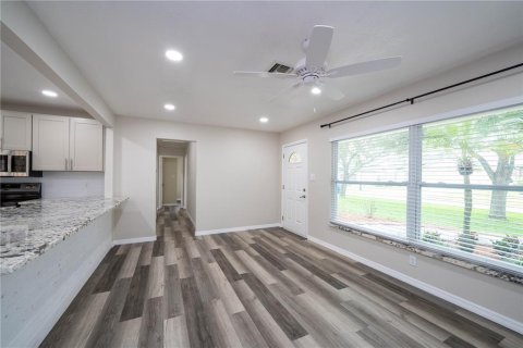 Villa ou maison à vendre à Tampa, Floride: 3 chambres, 193.61 m2 № 1400931 - photo 5