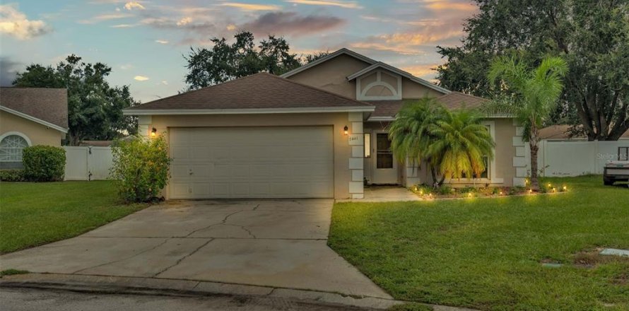 House in Lakeland, Florida 3 bedrooms, 125.79 sq.m. № 1401102