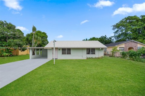 Villa ou maison à vendre à Lake Worth, Floride: 2 chambres, 81.29 m2 № 1429670 - photo 1