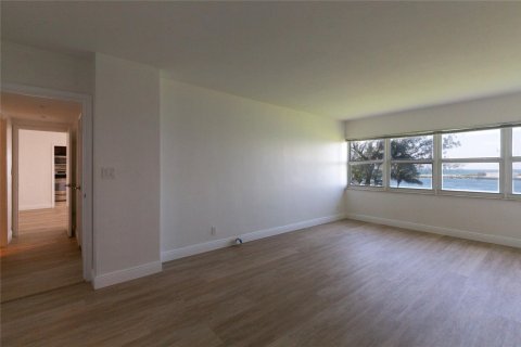 Copropriété à vendre à Fort Lauderdale, Floride: 2 chambres, 126.81 m2 № 1172293 - photo 17