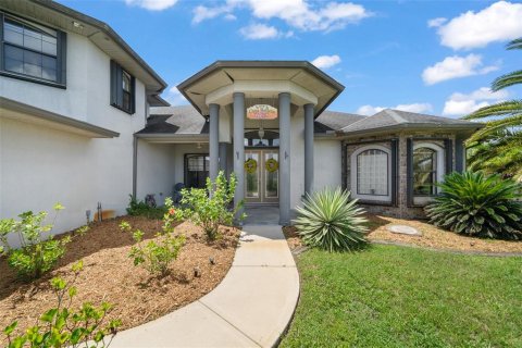 Villa ou maison à vendre à Palm Bay, Floride: 3 chambres, 290.13 m2 № 1274295 - photo 2