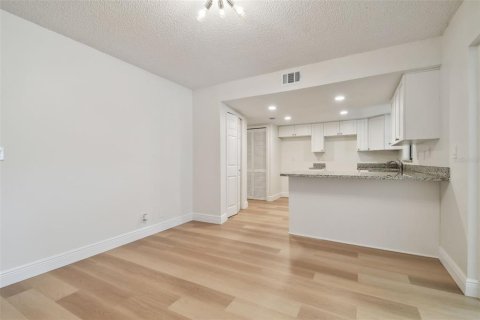 Touwnhouse à vendre à Clearwater, Floride: 2 chambres, 141.4 m2 № 1362159 - photo 11