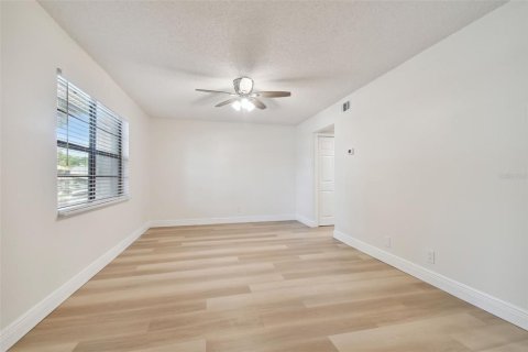 Townhouse in Clearwater, Florida 2 bedrooms, 141.4 sq.m. № 1362159 - photo 6