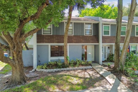 Townhouse in Clearwater, Florida 2 bedrooms, 141.4 sq.m. № 1362159 - photo 1