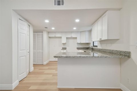 Adosado en venta en Clearwater, Florida, 2 dormitorios, 141.4 m2 № 1362159 - foto 12