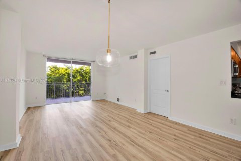 Condo in Miami, Florida, 1 bedroom  № 1381777 - photo 5