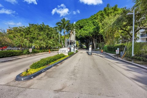 Condo in Miami, Florida, 1 bedroom  № 1381777 - photo 4