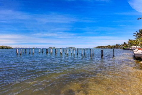 Condo in Miami, Florida, 1 bedroom  № 1381777 - photo 27